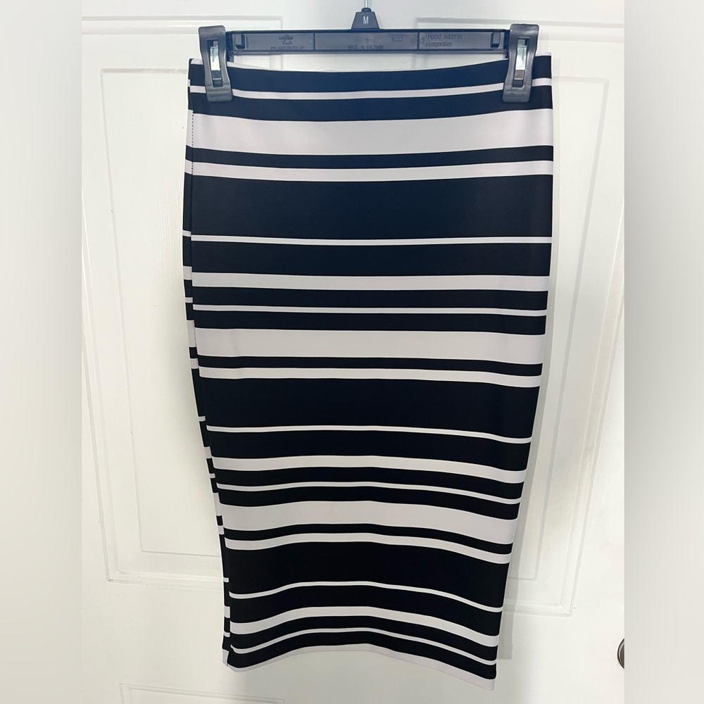 Iz Byer Black and White Striped Pencil Skirt